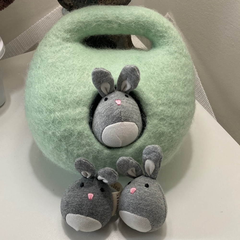 NEW Lovevery Bunnies in a Felt Burrow